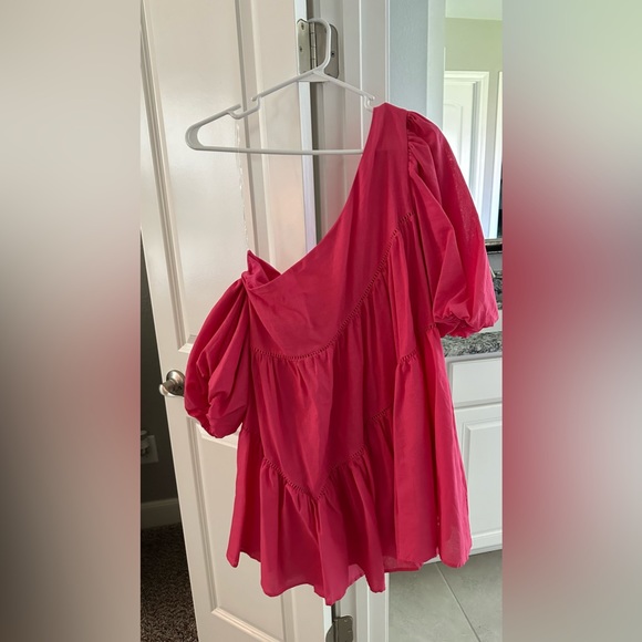 NWT. Showpo. Size 8. Pink one shoulder dress. - Picture 2 of 2
